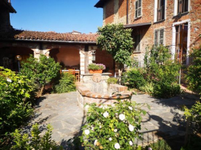 Il CHIOSTRO oasi di pace con antica cantina nel cuore del Monferrato Unesco